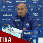 Vídeo – Gerente de futebol do Avaí, Marquinhos Santos concedeu entrevista coletiva e fez uma análise da situação atual do clube