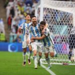 Argentina passeia em campo, goleia a Croácia, é finalista da Copa do Catar, e Messi quebra recorde