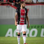 Capitão e titular na zaga do Joinville, Carlos Alexandre projeta a reta final do Catarinense 2024