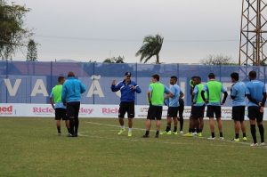 mabilia-conversa-com-o-grupo-pequena