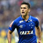Robinho, ex-Avaí e Palmeiras, vibra com centésimo gol como profissional e mira o clássico