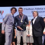 Goleiro Douglas, do Avaí, ganha o Troféu Gustavo Kuerten 2017