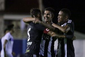 28046943109_704aaa84ec_z