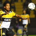 Jogo 50 da carreira: Atacante Vitor Feijão avalia confronto do Criciúma contra o Vila Nova-GO