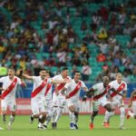 Injusto? Em jogo de três gols anulados pelo VAR, Peru avança e Uruguai fica pelo caminho