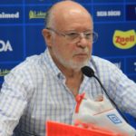 Battistotti nega venda deliberada do mando de campo e revela interesse pela permanência de Alberto Valentim