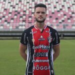 Joinville confirma contratação de jovem zagueiro