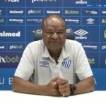 Vídeo – Técnico do Sub-20 do Avaí, Fabinho Cunha faz um balanço da temporada das categorias de base azurra