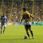 Em noite de Marquinhos Gabriel, Tigre derrota de virada o CSA no Sul de SC