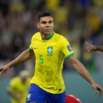 Com golaço de Casemiro, Brasil se garante nas oitavas da Copa do Catar