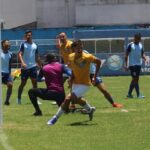 Barra FC investe em jovem zagueiro com faro de gol