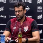 Vídeo – Alberto Valentim fala sobre os ajustes que vem fazendo na equipe para o duelo contra o Criciúma